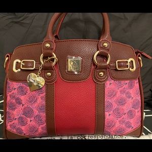 Jose Hess purse